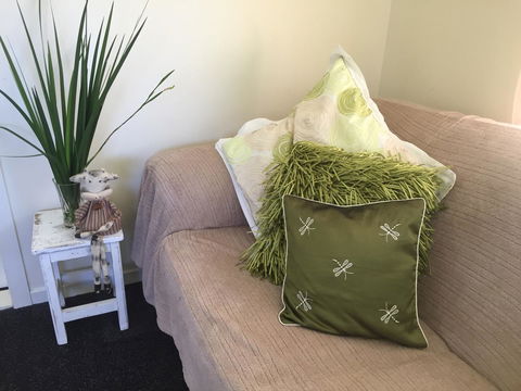 A Peaceful Cabin In The Country - Accommodation Gladstone 2