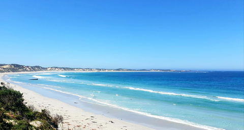 Rocks Retreat House With Sea Views - Accommodation Gladstone 7