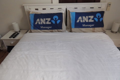 Wozza's B&B - Accommodation Gladstone 30
