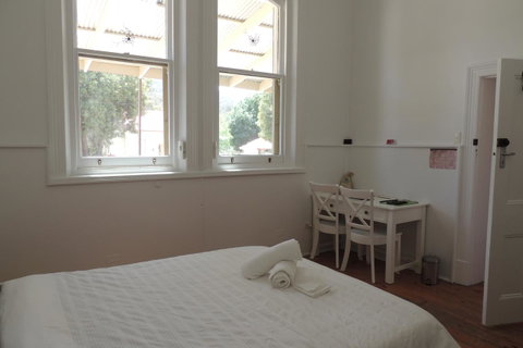 Wozza's B&B - Accommodation Gladstone 22