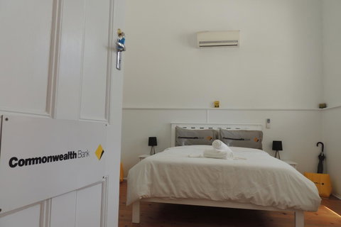 Wozza's B&B - Accommodation Gladstone 18