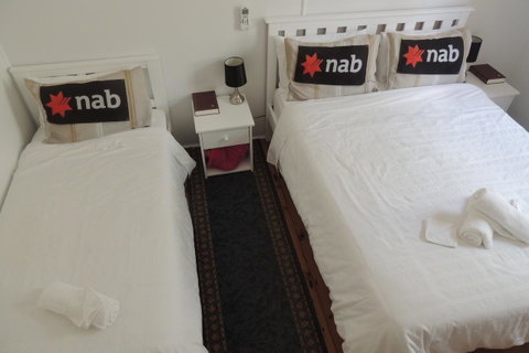 Wozza's B&B - Accommodation Gladstone 14