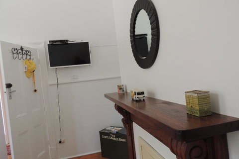 Wozza's B&B - Accommodation Gladstone 24