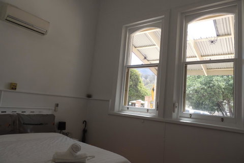 Wozza's B&B - Accommodation Gladstone 21