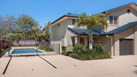 Casuarina 1 - Accommodation Gladstone 1