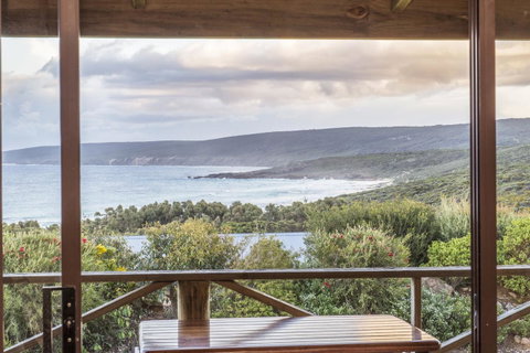 Chandlers Smiths Beach Villas - Accommodation Gladstone 0