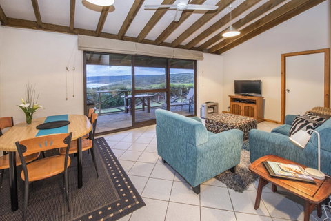 Chandlers Smiths Beach Villas - Accommodation Gladstone 1