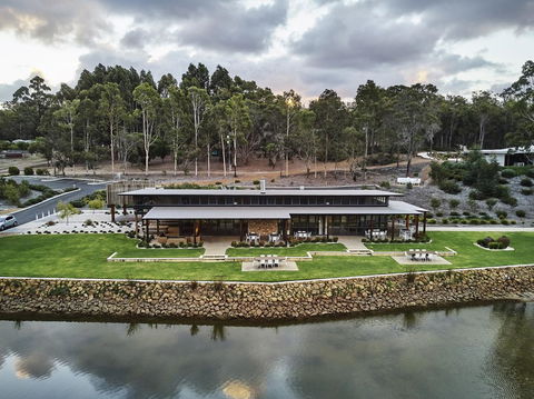 Eight Willows Retreat - Accommodation Gladstone 3