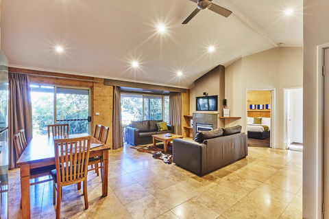 Eight Willows Retreat - Accommodation Gladstone 12