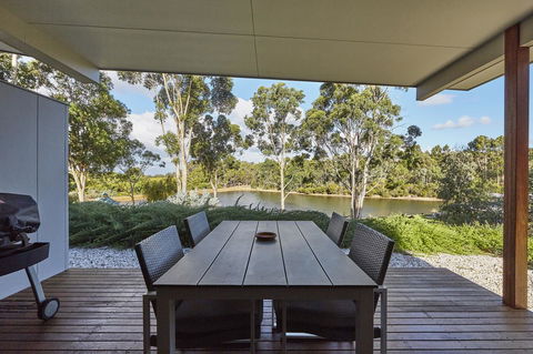 Eight Willows Retreat - Accommodation Gladstone 4