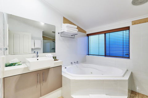 Eight Willows Retreat - Accommodation Gladstone 17