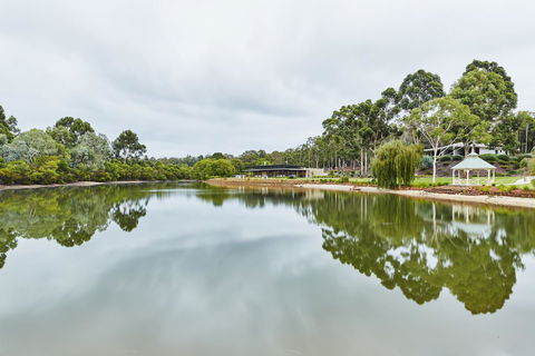 Eight Willows Retreat - Accommodation Gladstone 23