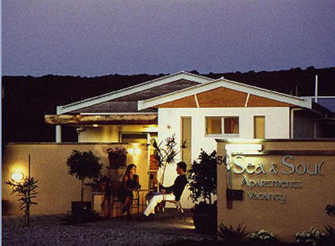 Sea & Soul Beachside Apartments - Accommodation Gladstone 6