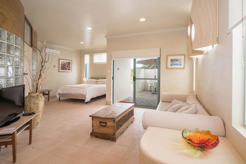 Sea & Soul Beachside Apartments - Accommodation Gladstone 0
