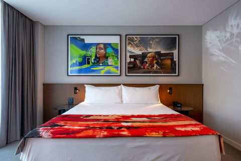 The Adnate Perth - Art Series - Accommodation Gladstone 16
