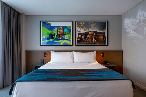 The Adnate Perth - Art Series - Accommodation Gladstone 13