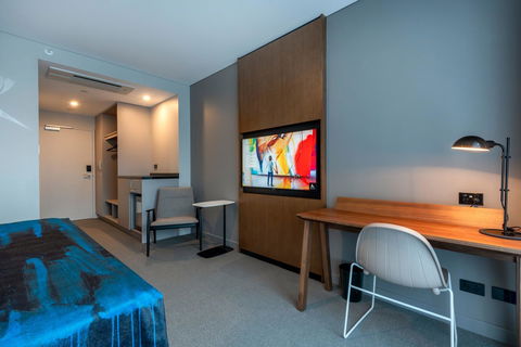 The Adnate Perth - Art Series - Accommodation Gladstone 12