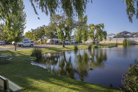 Karrinyup Waters Resort - Accommodation Gladstone 44