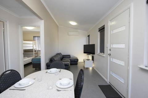 Karrinyup Waters Resort - Accommodation Gladstone 14