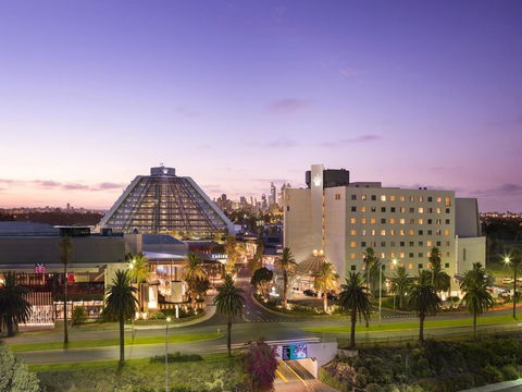 Crown Promenade Perth - Accommodation Gladstone 6