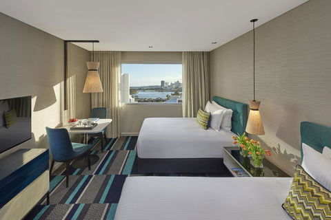 Crown Promenade Perth - Accommodation Gladstone 2