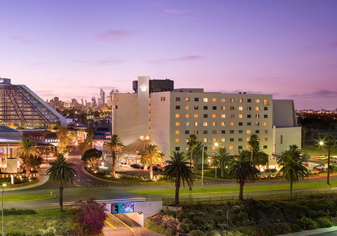 Crown Promenade Perth - Accommodation Gladstone 10
