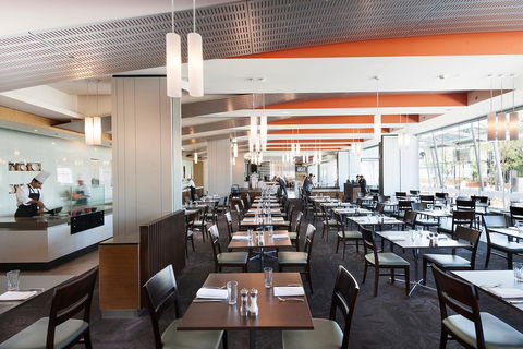 Crown Promenade Perth - Accommodation Gladstone 13