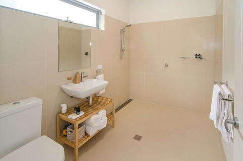 Margaret River Beach Studios - Accommodation Gladstone 2