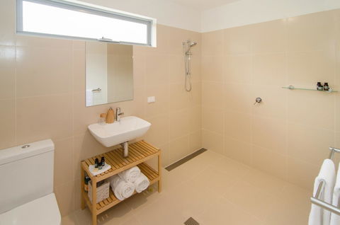 Margaret River Beach Studios - Accommodation Gladstone 3
