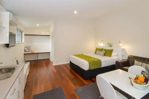 Margaret River Beach Studios - Accommodation Gladstone 5