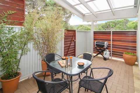 Margaret River Beach Studios - Accommodation Gladstone 4