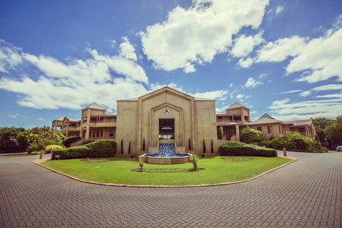 Abbey Beach Resort - Accommodation Gladstone 0