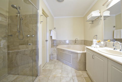 Abbey Beach Resort - Accommodation Gladstone 8