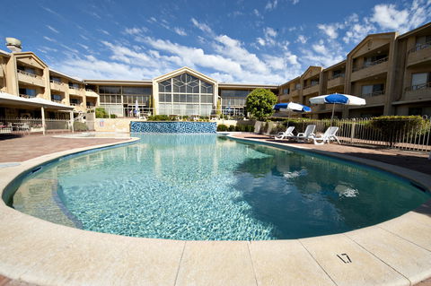 Abbey Beach Resort - Accommodation Gladstone 1