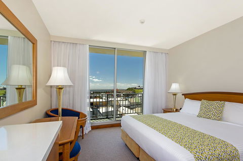 Noah\'s On The Beach - Accommodation Gladstone 24