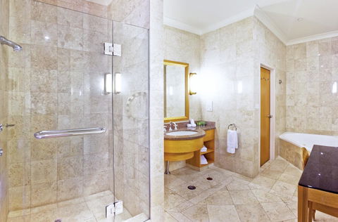 Duxton Hotel Perth - Accommodation Gladstone 3