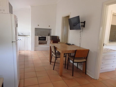 Lazy Lobster Holiday Units & Chalets - Accommodation Gladstone 15