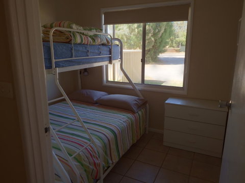 Lazy Lobster Holiday Units & Chalets - Accommodation Gladstone 22