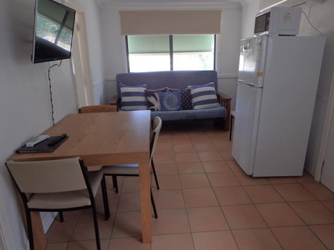 Lazy Lobster Holiday Units & Chalets - Accommodation Gladstone 10