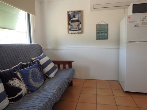 Lazy Lobster Holiday Units & Chalets - Accommodation Gladstone 14