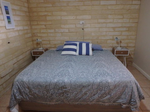 Lazy Lobster Holiday Units & Chalets - Accommodation Gladstone 11