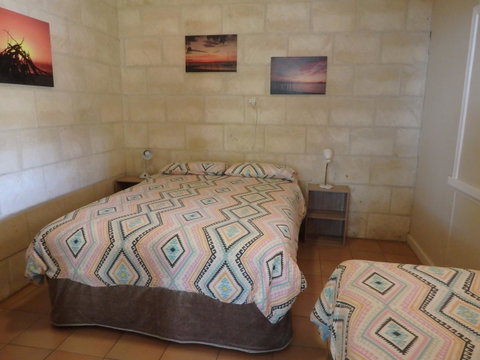 Lazy Lobster Holiday Units & Chalets - Accommodation Gladstone 1
