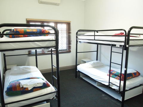 The Emperors Crown Hostel - Accommodation Gladstone 21