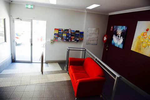 The Emperors Crown Hostel - Accommodation Gladstone 19