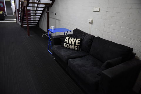 The Emperors Crown Hostel - Accommodation Gladstone 38