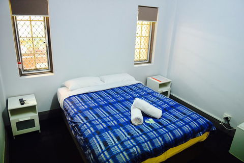 The Emperors Crown Hostel - Accommodation Gladstone 13