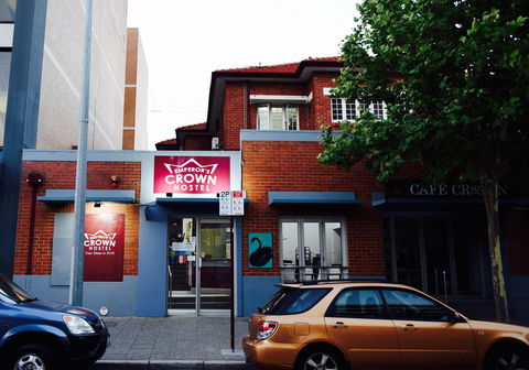 The Emperors Crown Hostel - Accommodation Gladstone 0