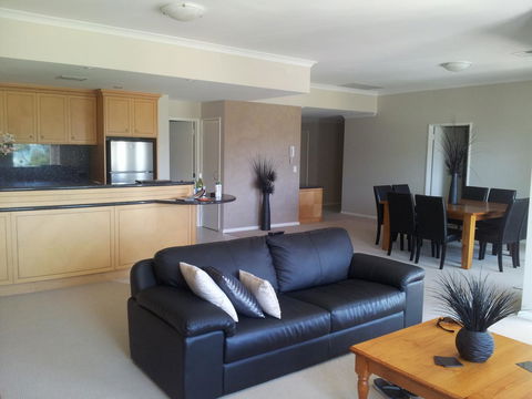 Boardwalk By The Beach - Accommodation Gladstone 2