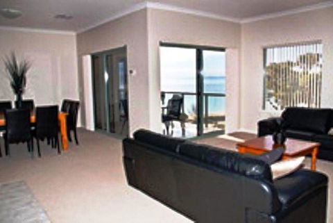 Boardwalk By The Beach - Accommodation Gladstone 7