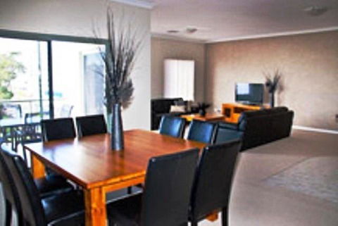Boardwalk By The Beach - Accommodation Gladstone 6